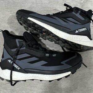 Adidas Terrex Free Hiker 2 Gray and Black size 8.5 EUC